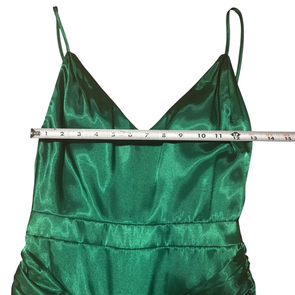 Faviana New York Emerald Green Long Satin Gown Prom/Black Tie/Formal- Size 3/4 - Picture 6 of 12